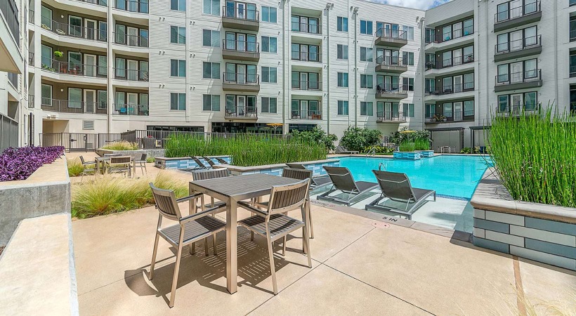 poolside table and chairs